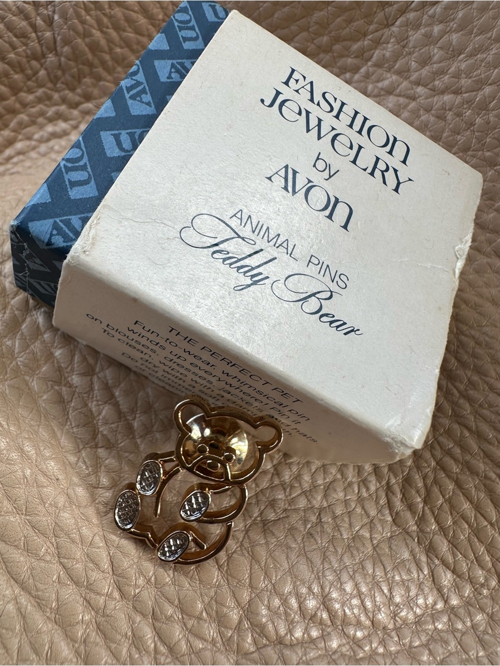 Avon Fashion Jewlry Gold Tone Mini Teddy Bear Brooch Pin Clear Accents in Box